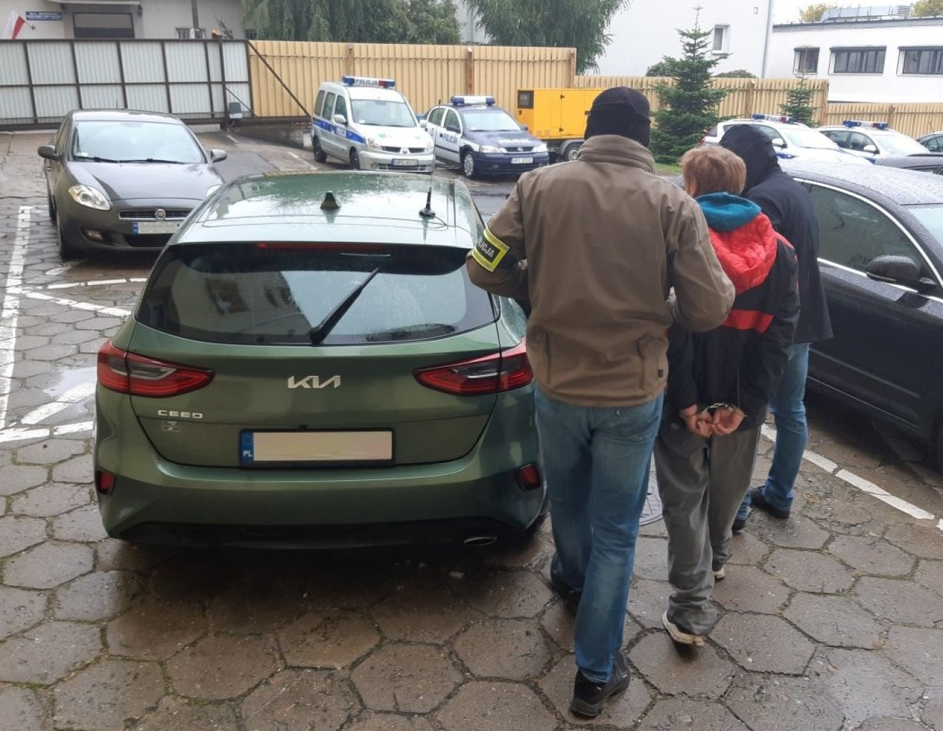 Szedł środkiem drogi. Trafił do więzienia