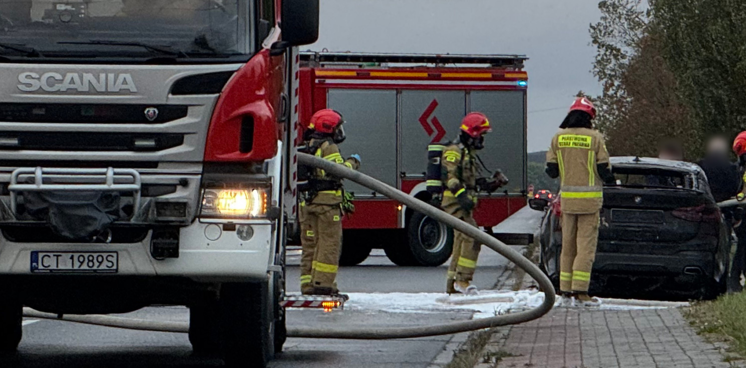 Gmina Inowrocław - Pożar osobówki na drodze pod Inowrocławiem