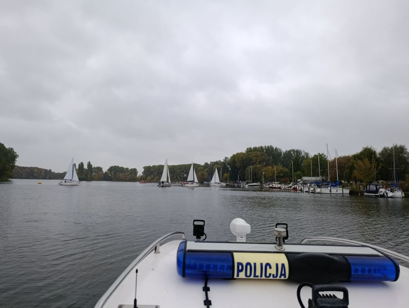 Patrole na jeziorze Gopło. Kontrolowali wędkarzy