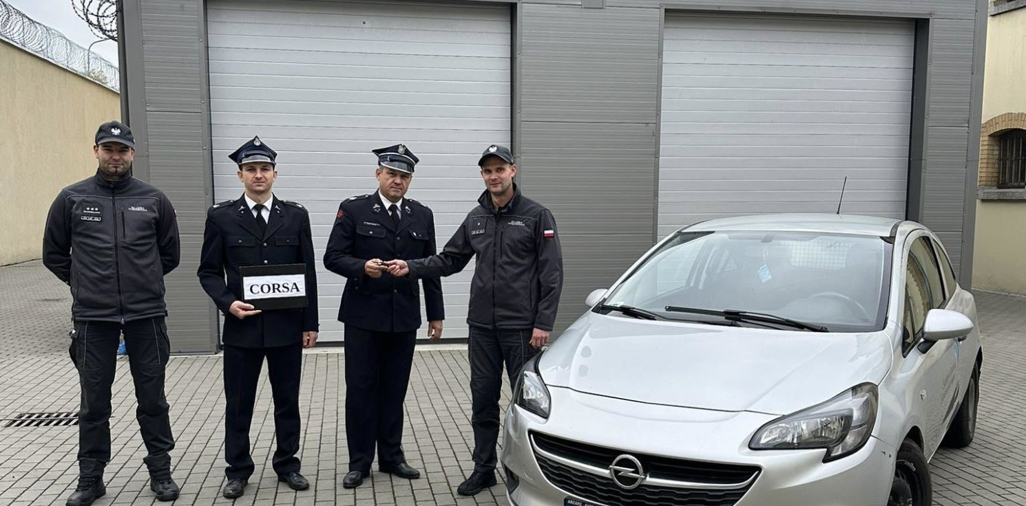 Inowrocław - Nowe auto w OSP. Od strażników więziennych