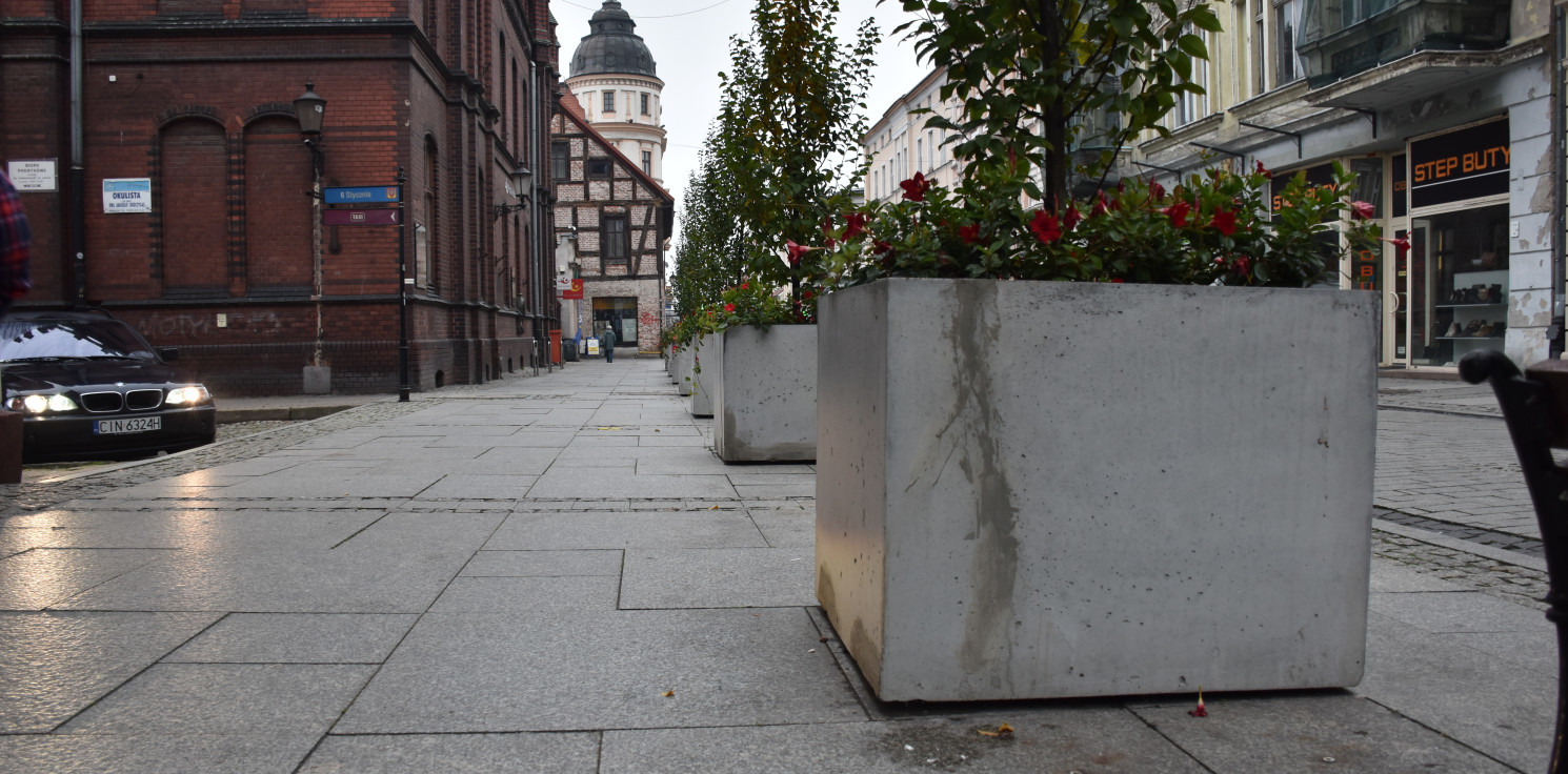 Inowrocław - Część donic z "Królówki" wymieniona. A jak wygląda reszta? 