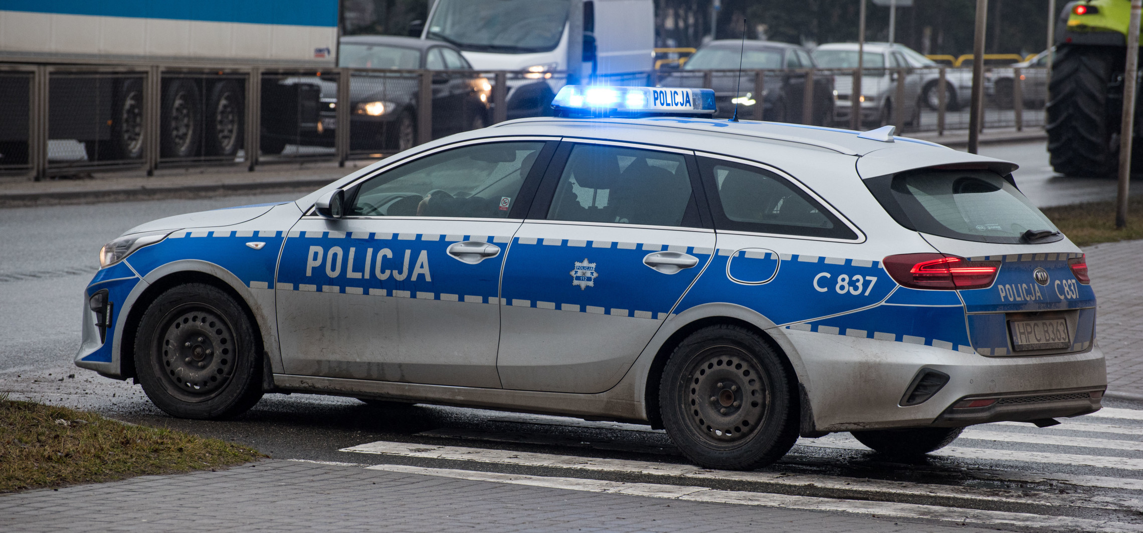 Policjanci zatrzymali auto. Po chwili wezwali karetkę