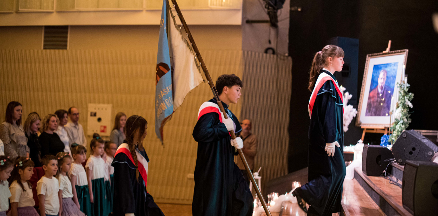 Inowrocław - Jubileusz szkoły, decyzje po pożarze na Piastowskim, koniec pewnej epoki w Janikowie