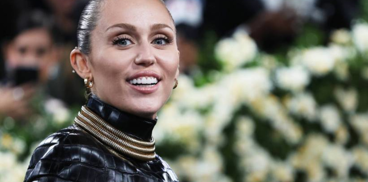Kraj - Miley Cyrus nagrała utwór do filmu "Avatar: Ogień i popiół"