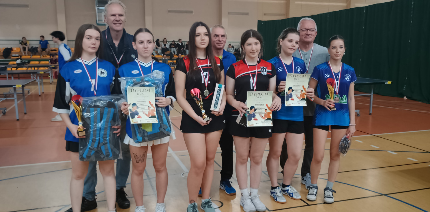 Inowrocław - Triumf II LO i Kobylnik w tenisowych mistrzostwach