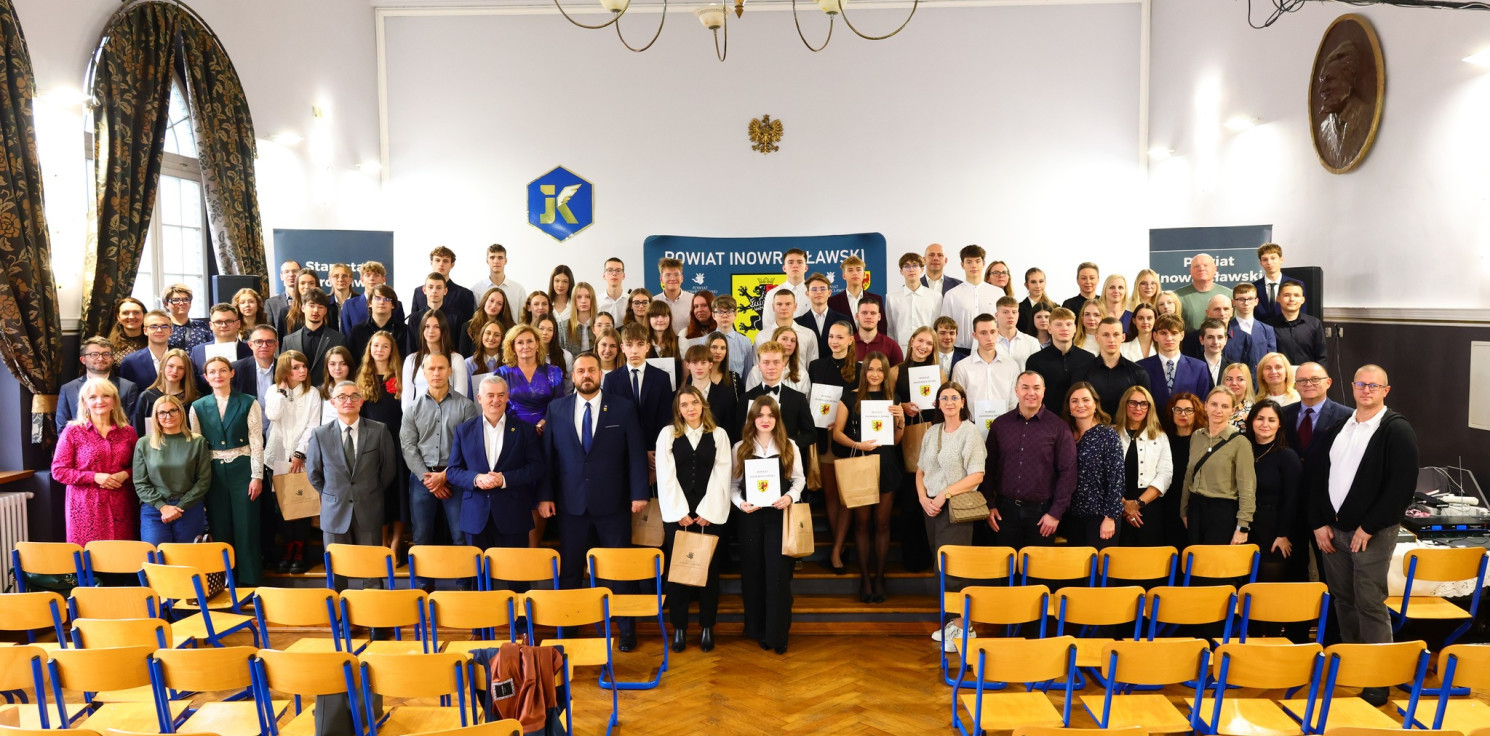 Inowrocław - 64 uzdolnionych uczniów ze stypendiami