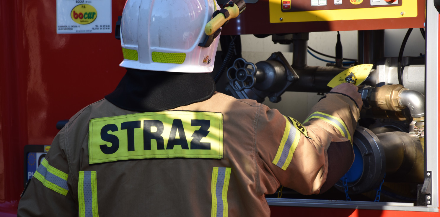 Złotniki Kuj. - Piec wybuchł po rozpalaniu benzyną. 67-latek ciężko poparzony