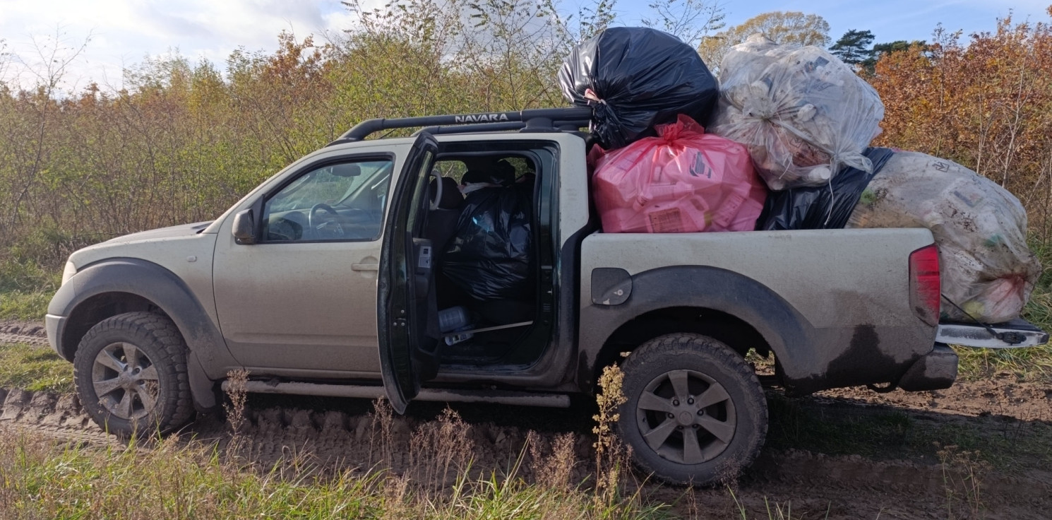 Gniewkowo.online - Niebezpieczne odpady w lesie pod Gniewkowem