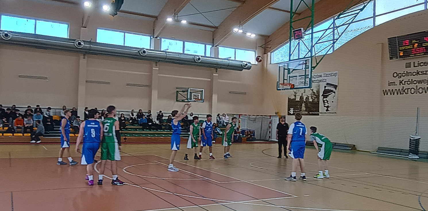 Inowrocław - Koszykówka. I LO i III LO zdominowały rywali