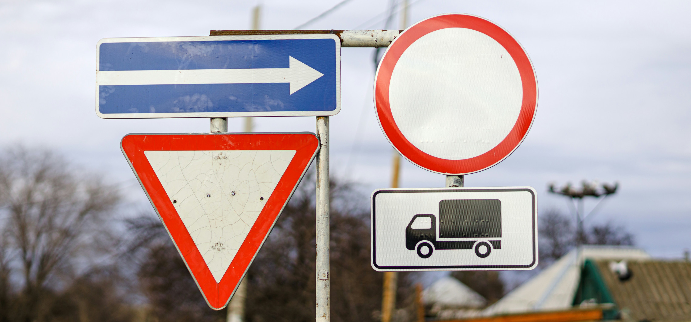 Najważniejsze produkty dostępne w sklepie drogowym - co możesz tam znaleźć?