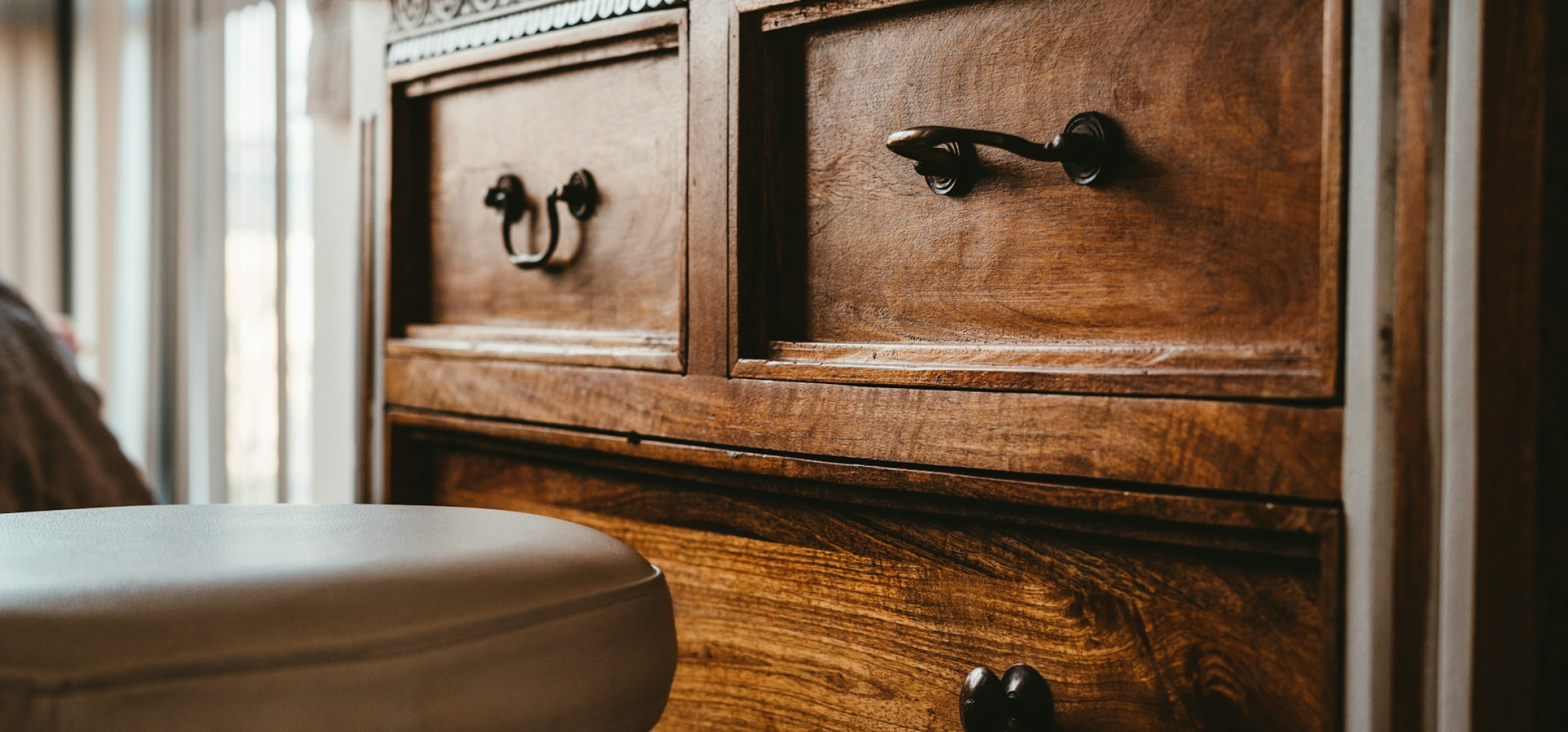 Jak odnowić meble bez kupowania nowych?