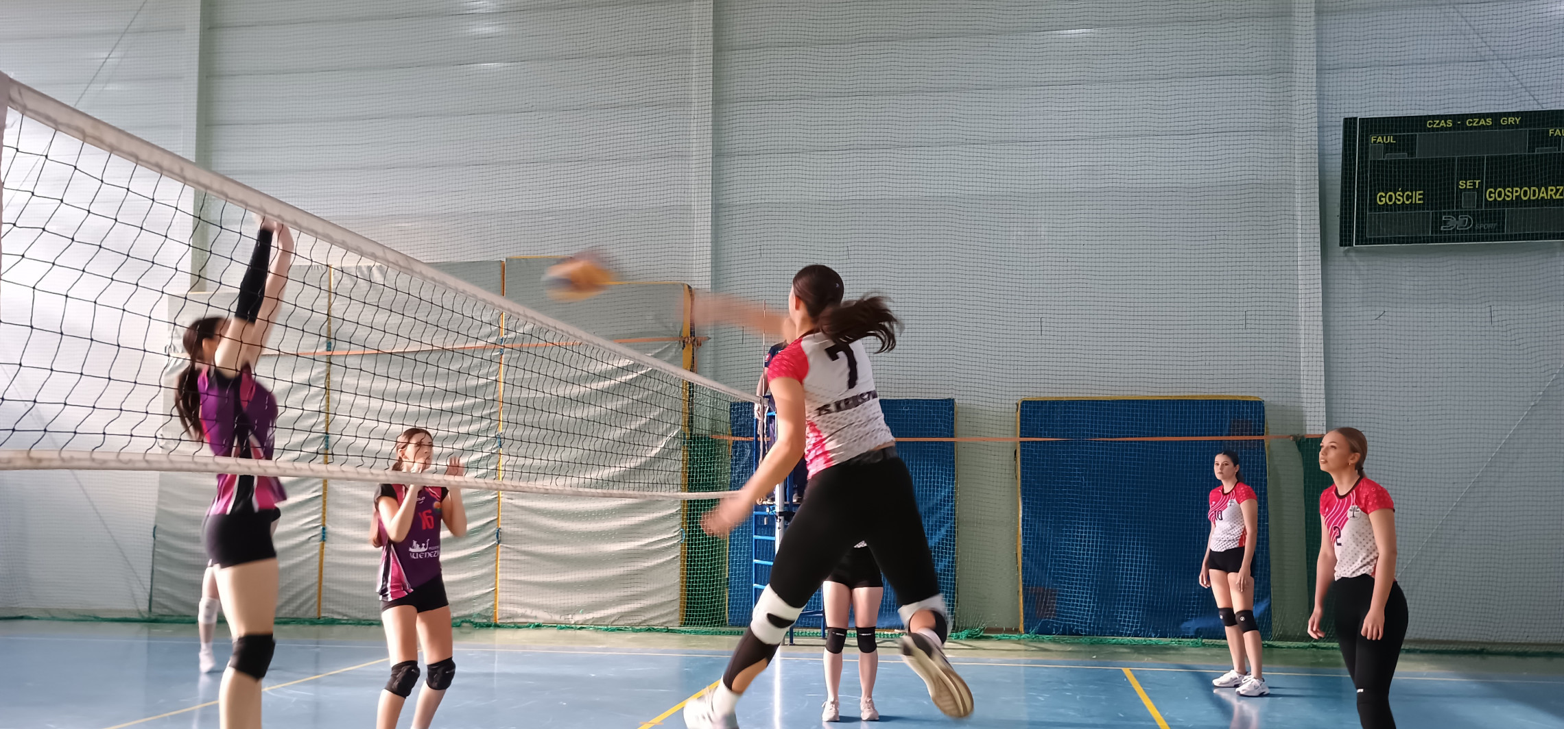 Siatkarki z Kruszwicy z awansem do finału