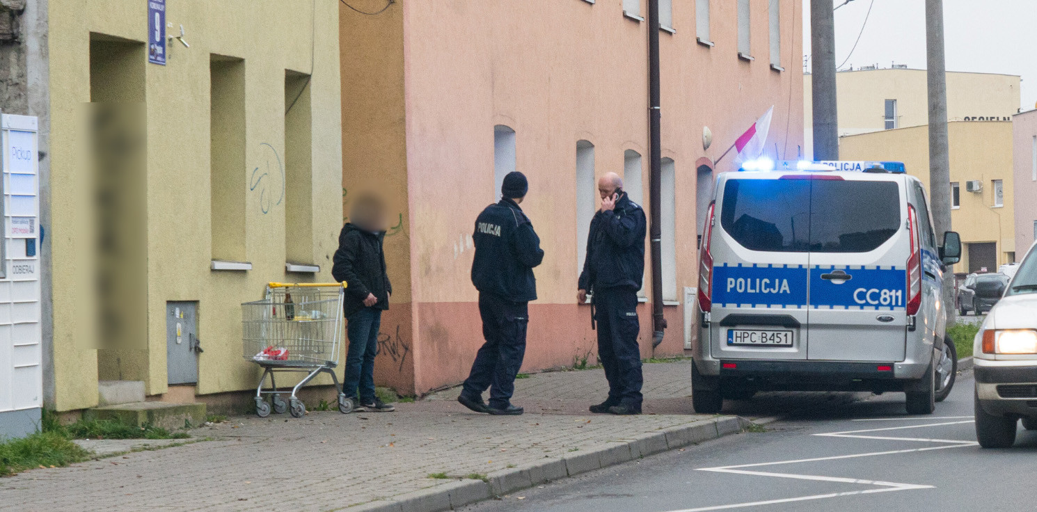 Inowrocław - 57-latek na ul. Cegielnej znieważył flagę