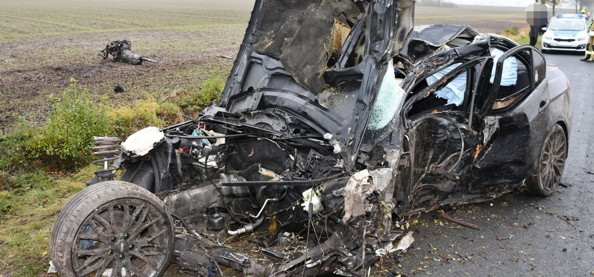 To cud, iż nikt nie zginął. Silnik przeleciał kilkanaście metrów