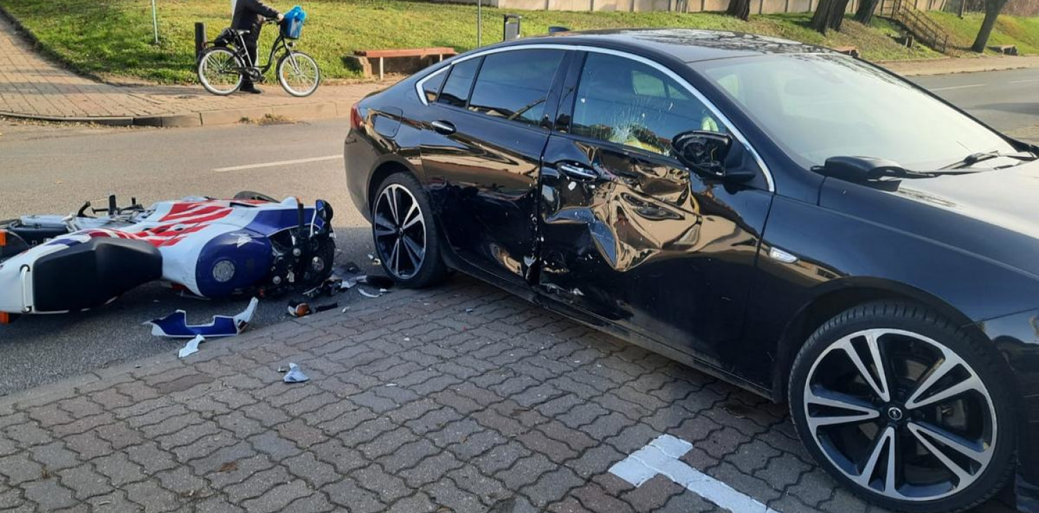 Radziejów - Zderzenie opla z motocyklem. Jedna osoba ranna