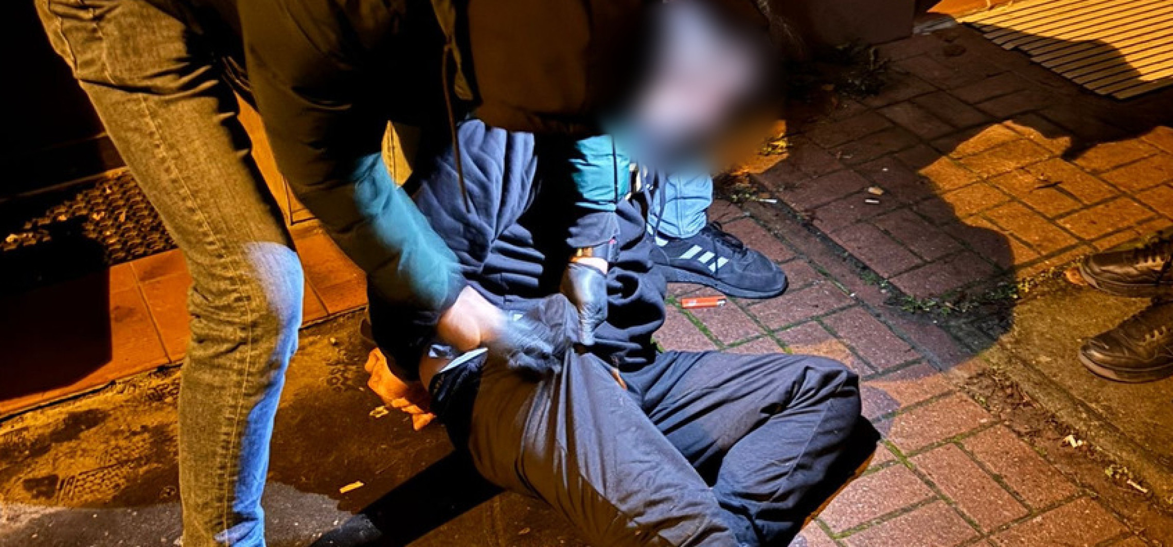 Seniorka z Inowrocławia straciła 87 tys. zł. Policjanci złapali "odbieraka"