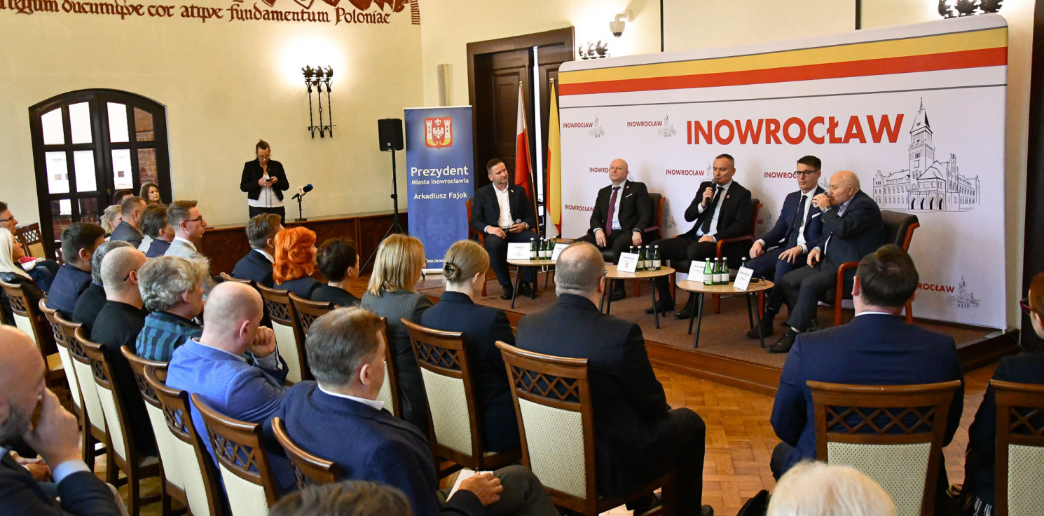 Inowrocław - Opozycja krytykuje władze Inowrocławia za oświatę, wpadł "odbierak", co dalej z Inofamą?