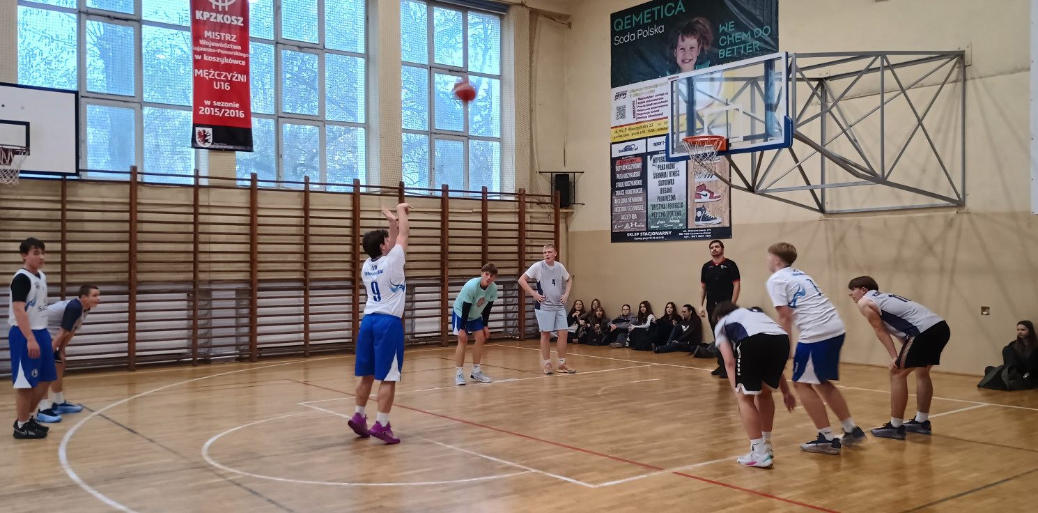 Inowrocław - Kasprowicz górą w koszykarskich rozgrywkach