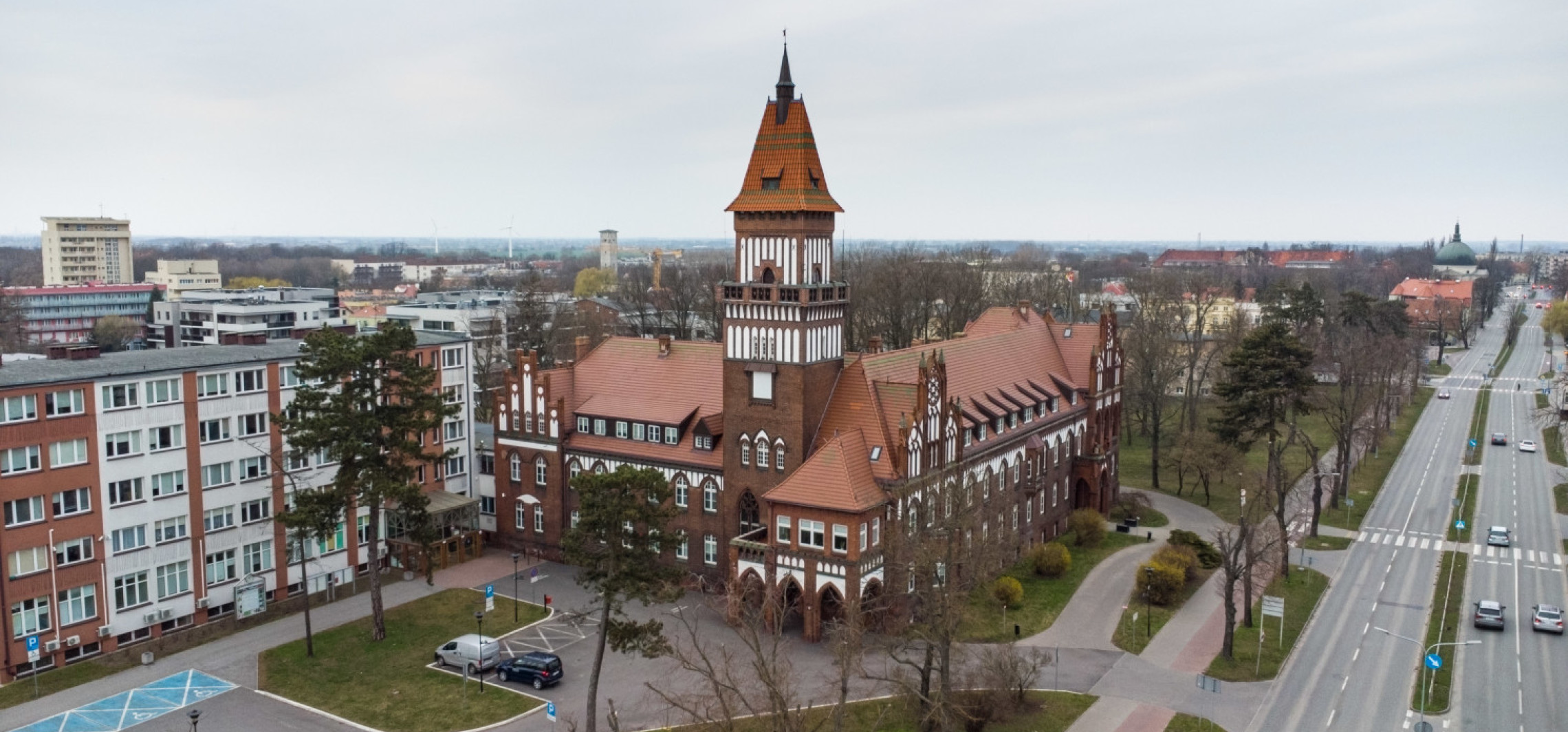 Spór o oświatę. Reakcja koalicji rządzącej na zarzuty KO