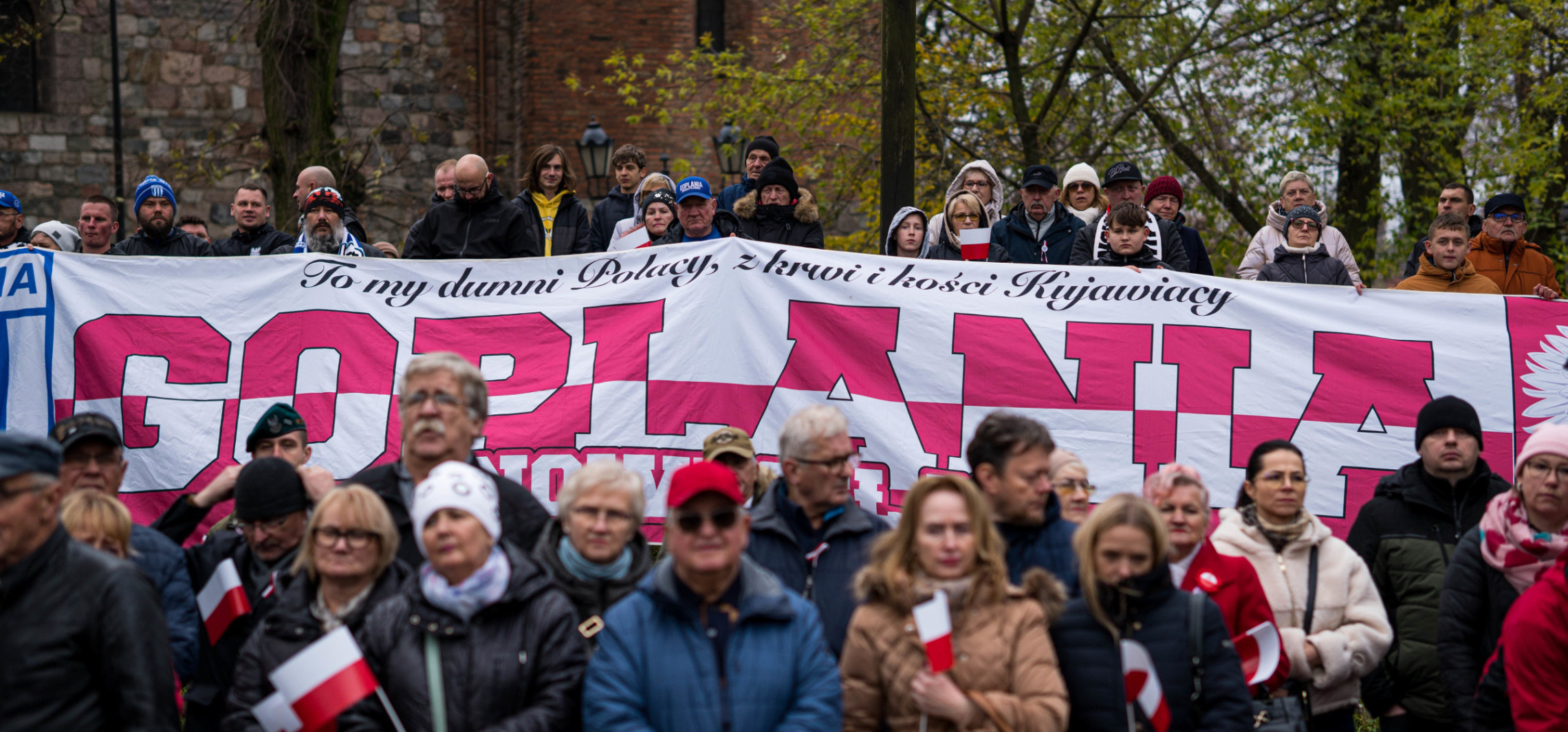 Czy kibice odpowiedzą za odpalenie rac? Policja bada sprawę