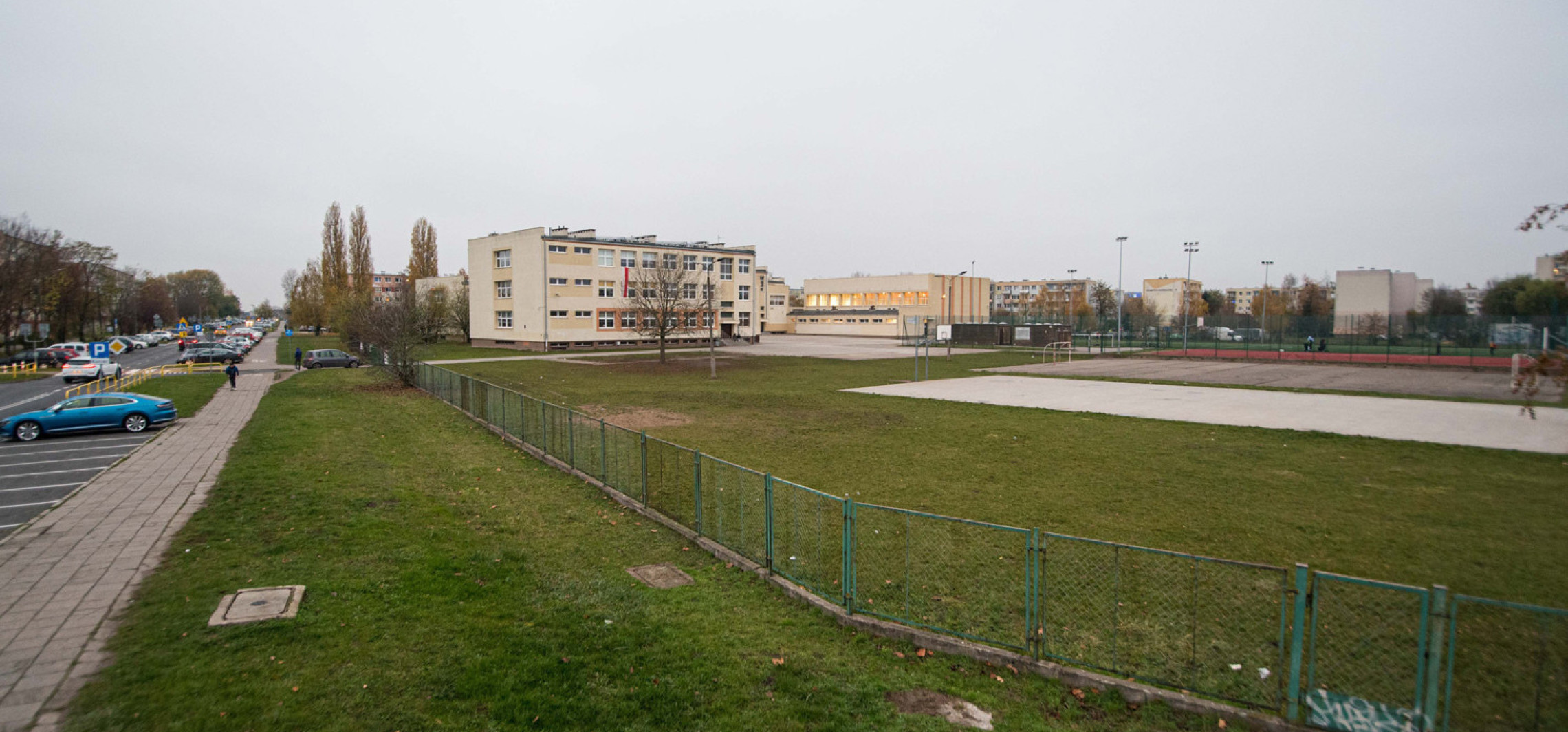 Lato bez basenu, zima bez lodowiska. Co z pieniędzmi z ministerstwa?