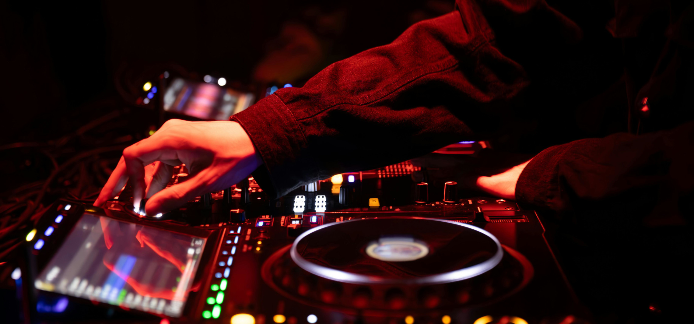 Od hobby do pasji – jak kurs DJ-a może zmienić twoje życie muzyczne