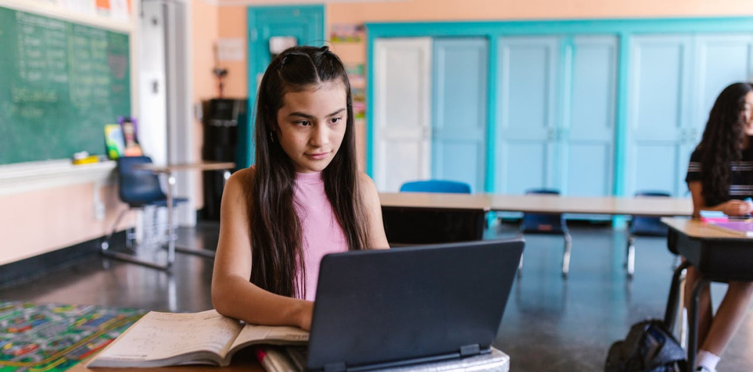 Region - Jaki laptop dla nastolatka? Zobacz, na co zwrócić uwagę
