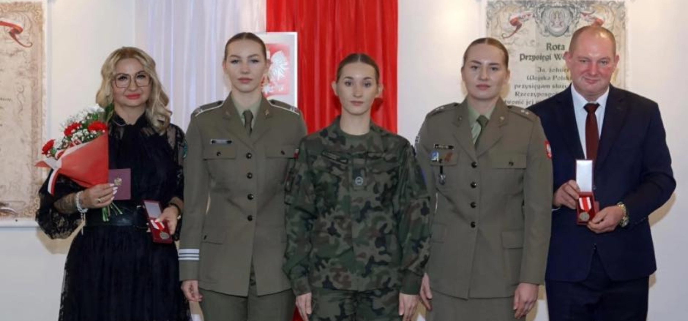 Trzy córki w wojsku. Rodzice otrzymali medale