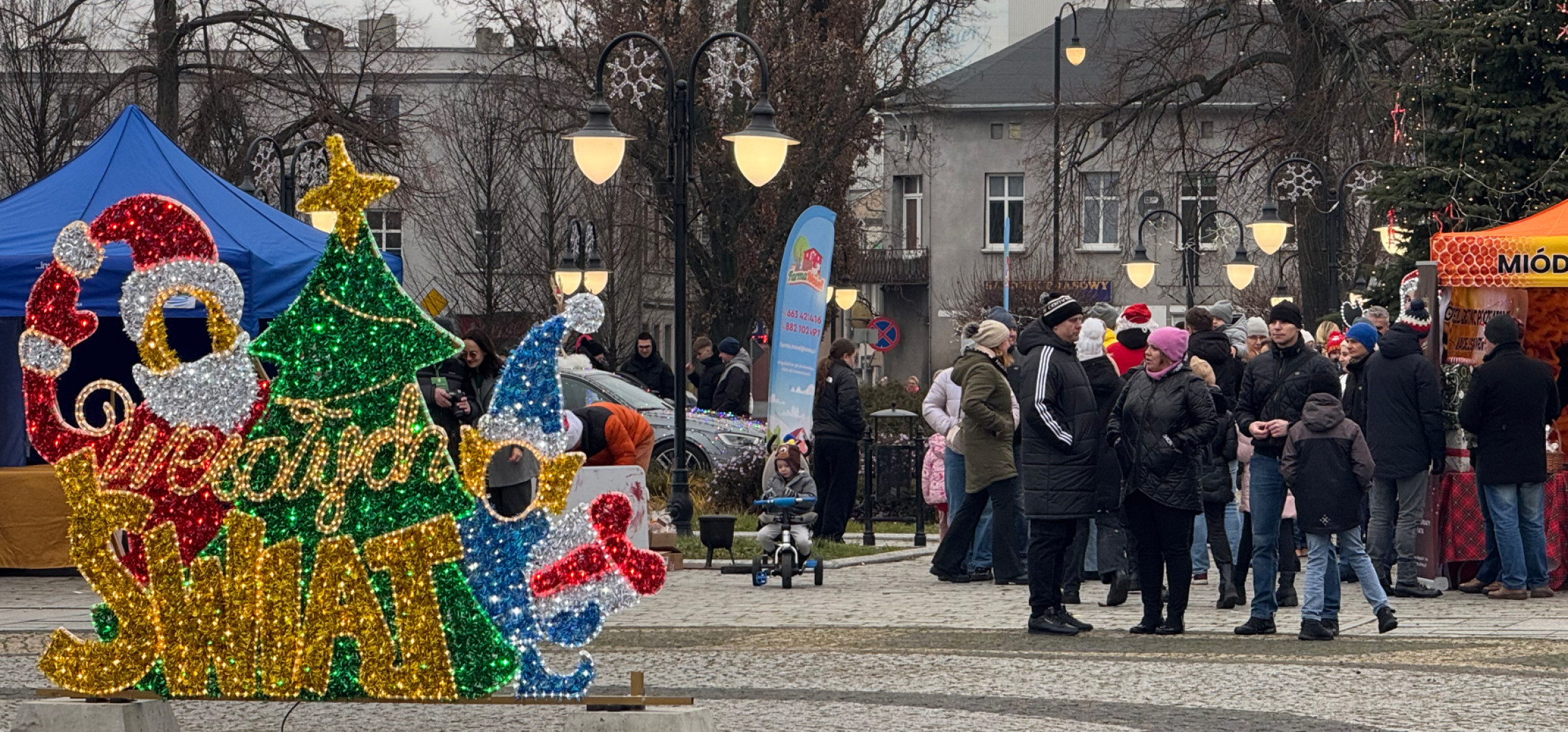 Świąteczne smaki i zlot aut w Kruszwicy