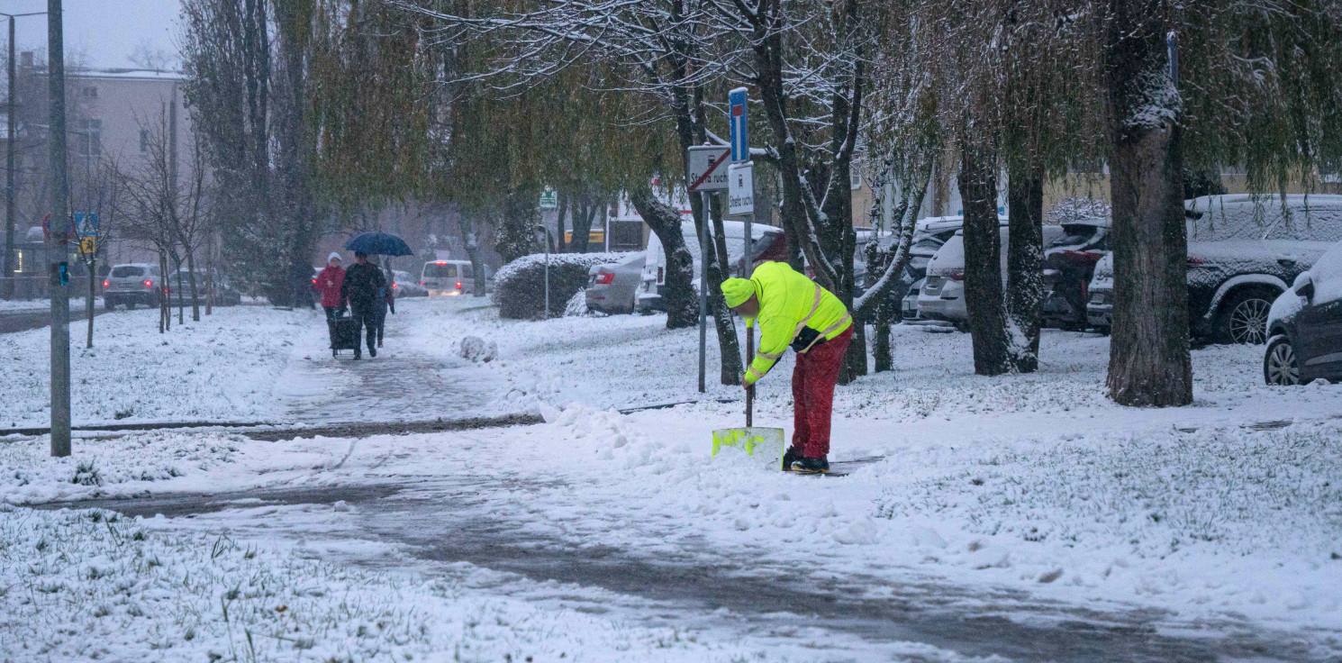 Inowrocław - Zrobiło się biało. Trudne warunki na drogach