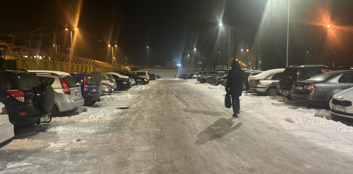 Inowrocław - Nowe lodowisko w mieście? A nie, to tylko parking 