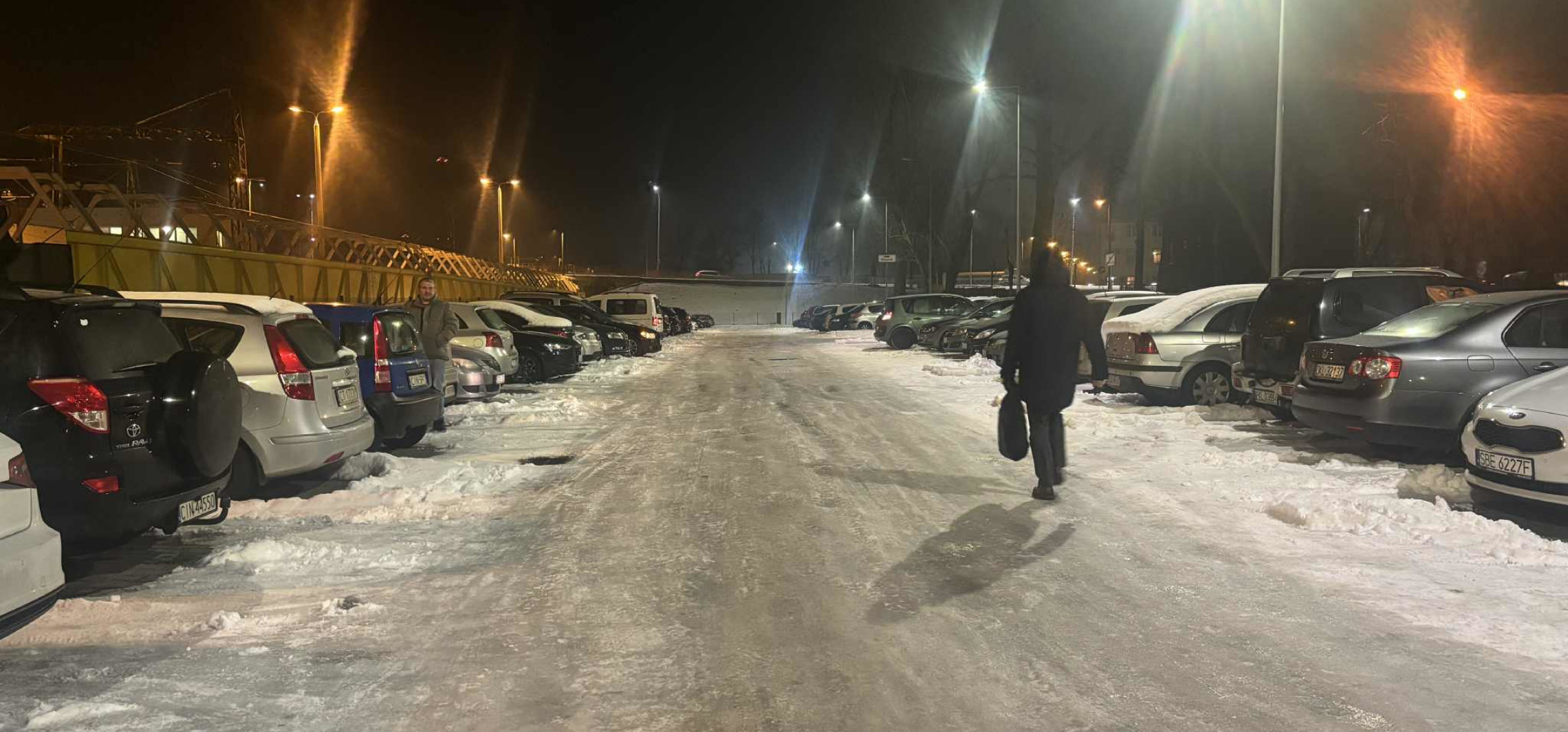 Nowe lodowisko w mieście? A nie, to tylko parking