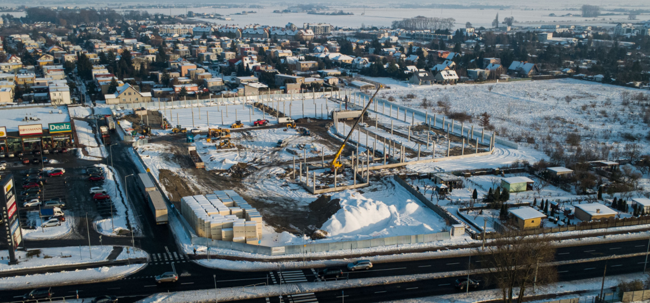 Centrum handlowe przy Solnej pnie się w górę