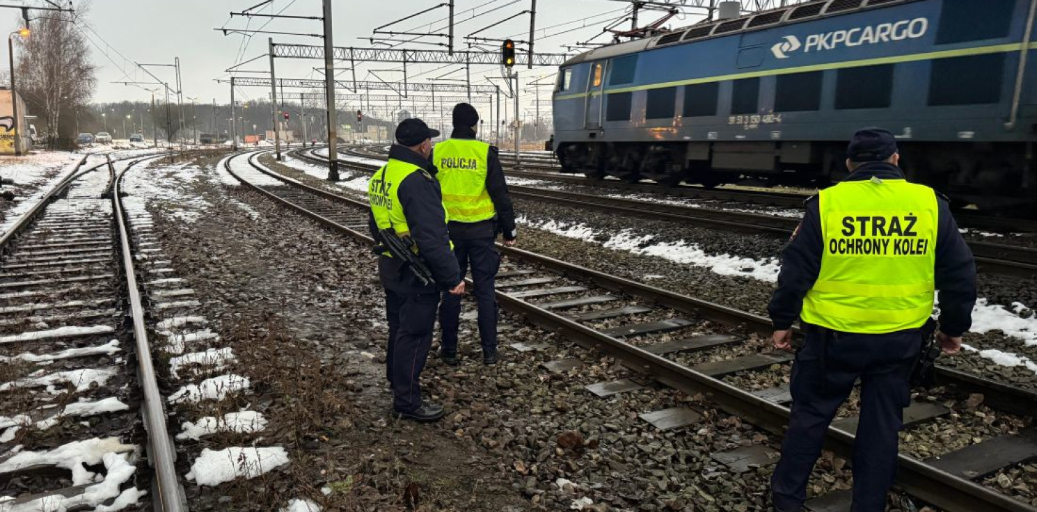 Inowrocław - Służby sprawdzają stacje, bocznice i wiadukty. W regionie obowiązuje alarm CHARLIE