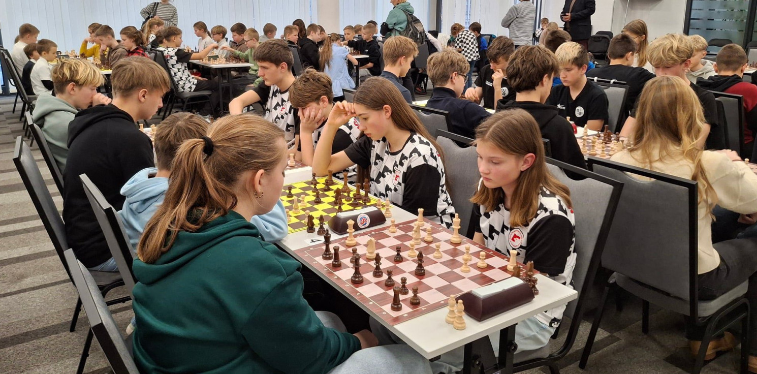 Gmina Inowrocław - Uczniowie z Turzan wicemistrzami województwa w królewskiej grze