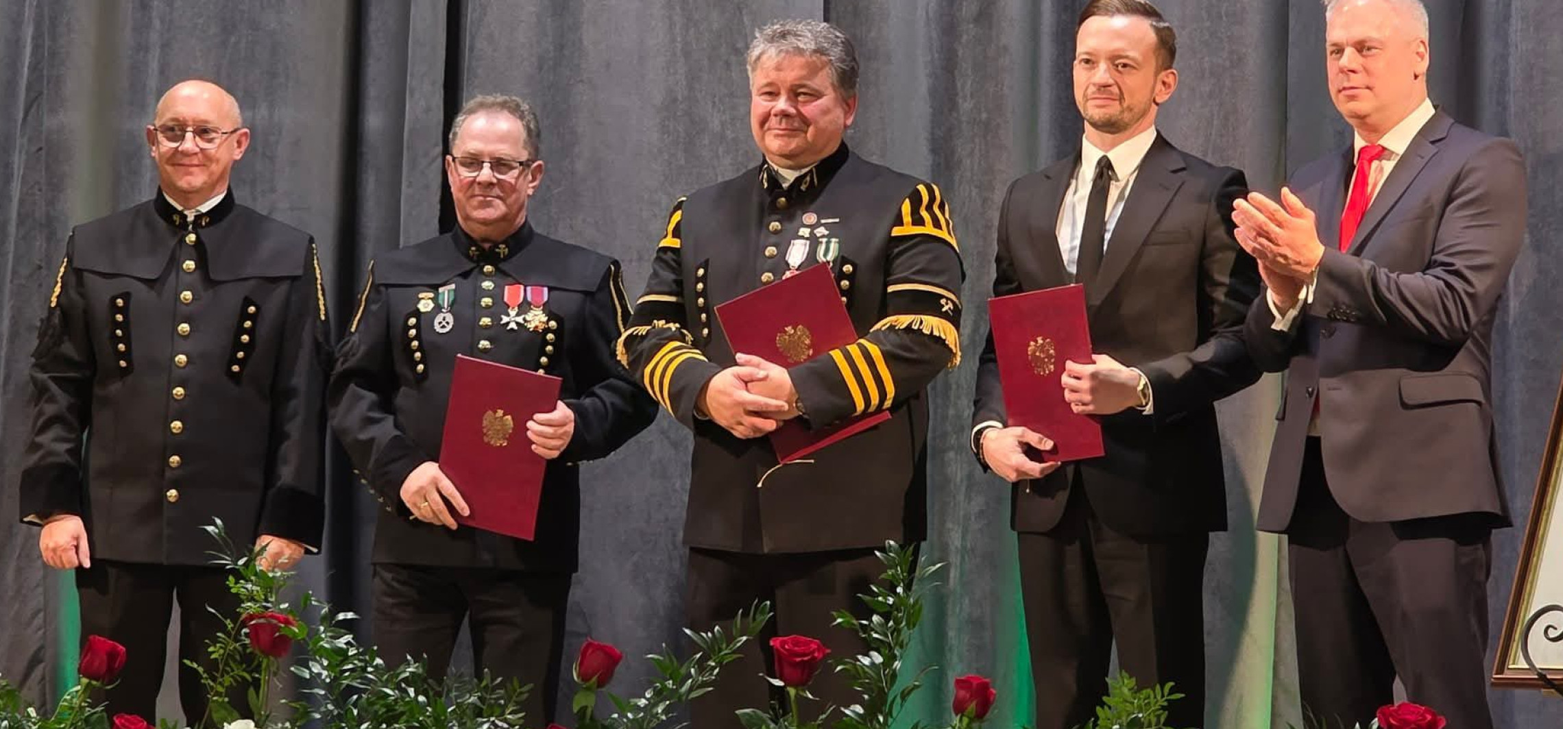 Jerzy Gawęda z honorowym tytułem