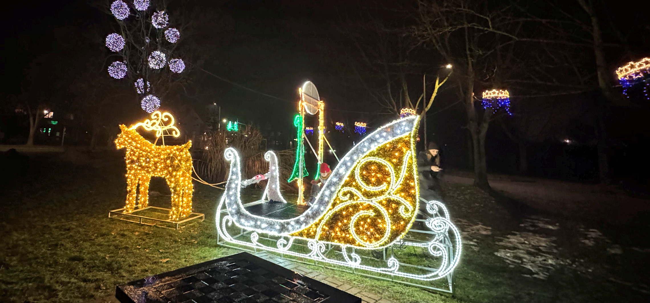 Przedświąteczny klimat w Janikowie. Pojawiły się nowe ozdoby