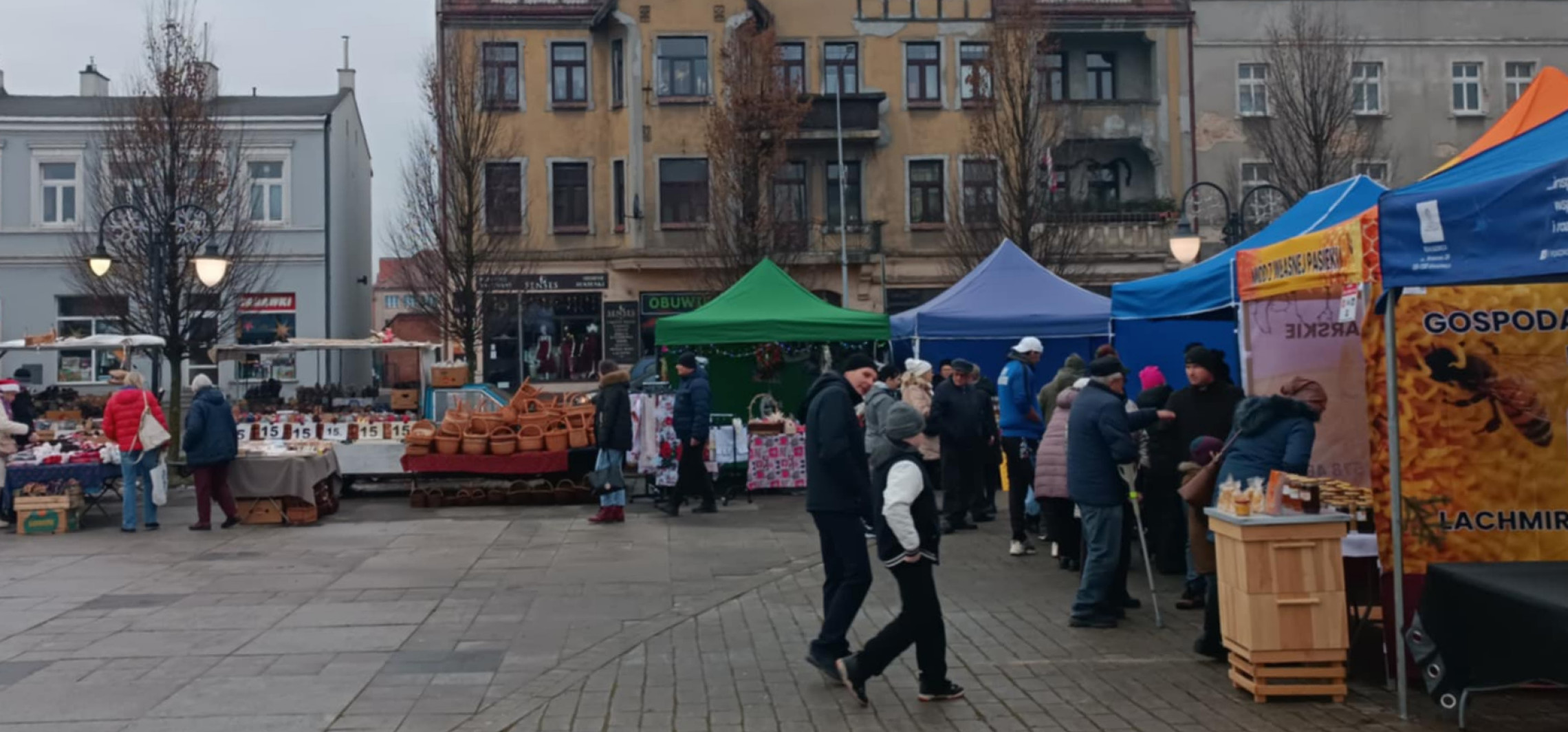 Kruszwickie smaki na Rynku, gratka dla miłośników motoryzacji pod Mysią Wieżą