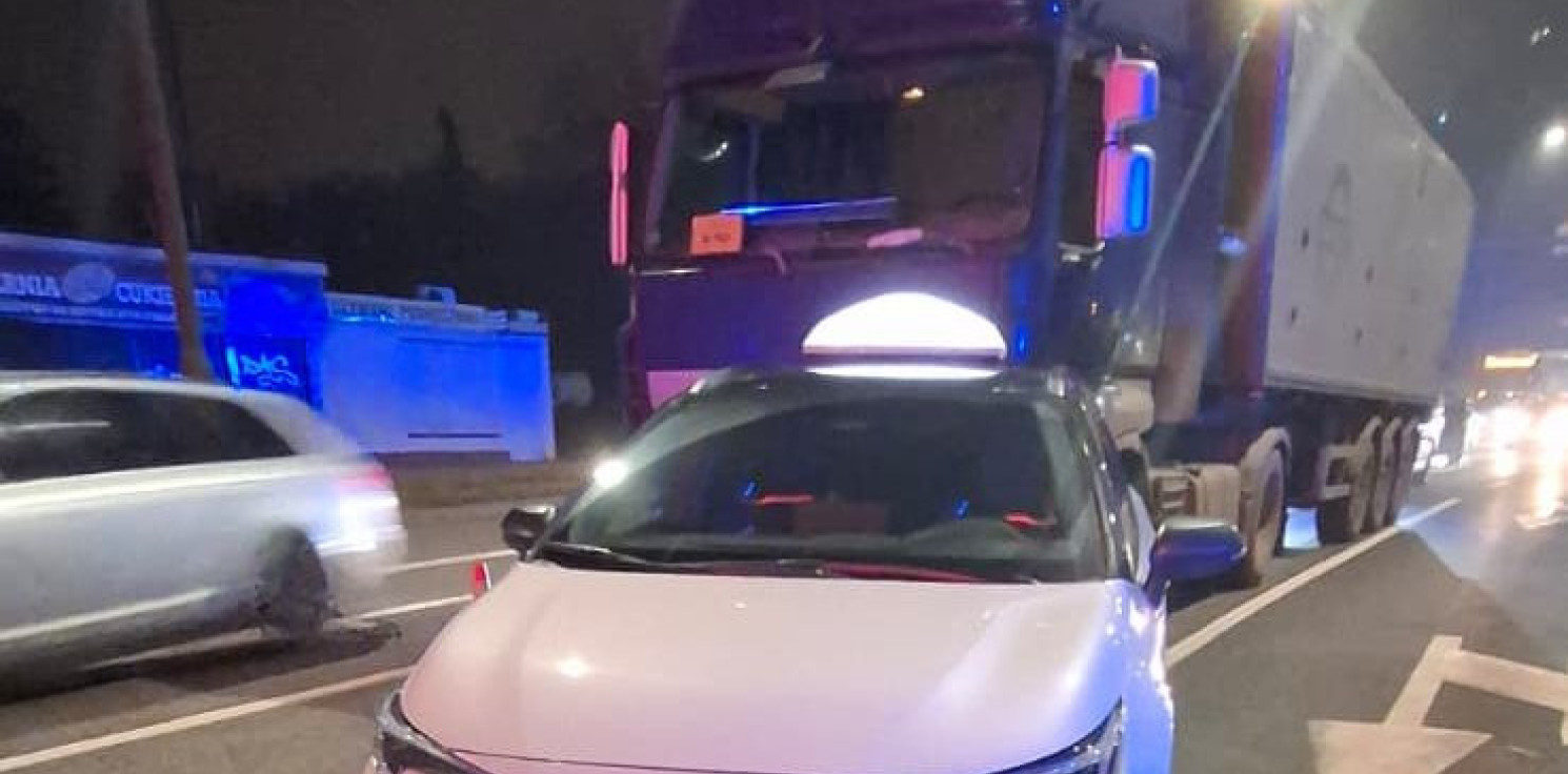 Region - Ukradł ciężarówkę z burakami w Kruszwicy. Pościg zakończył się kraksą w Bydgoszczy