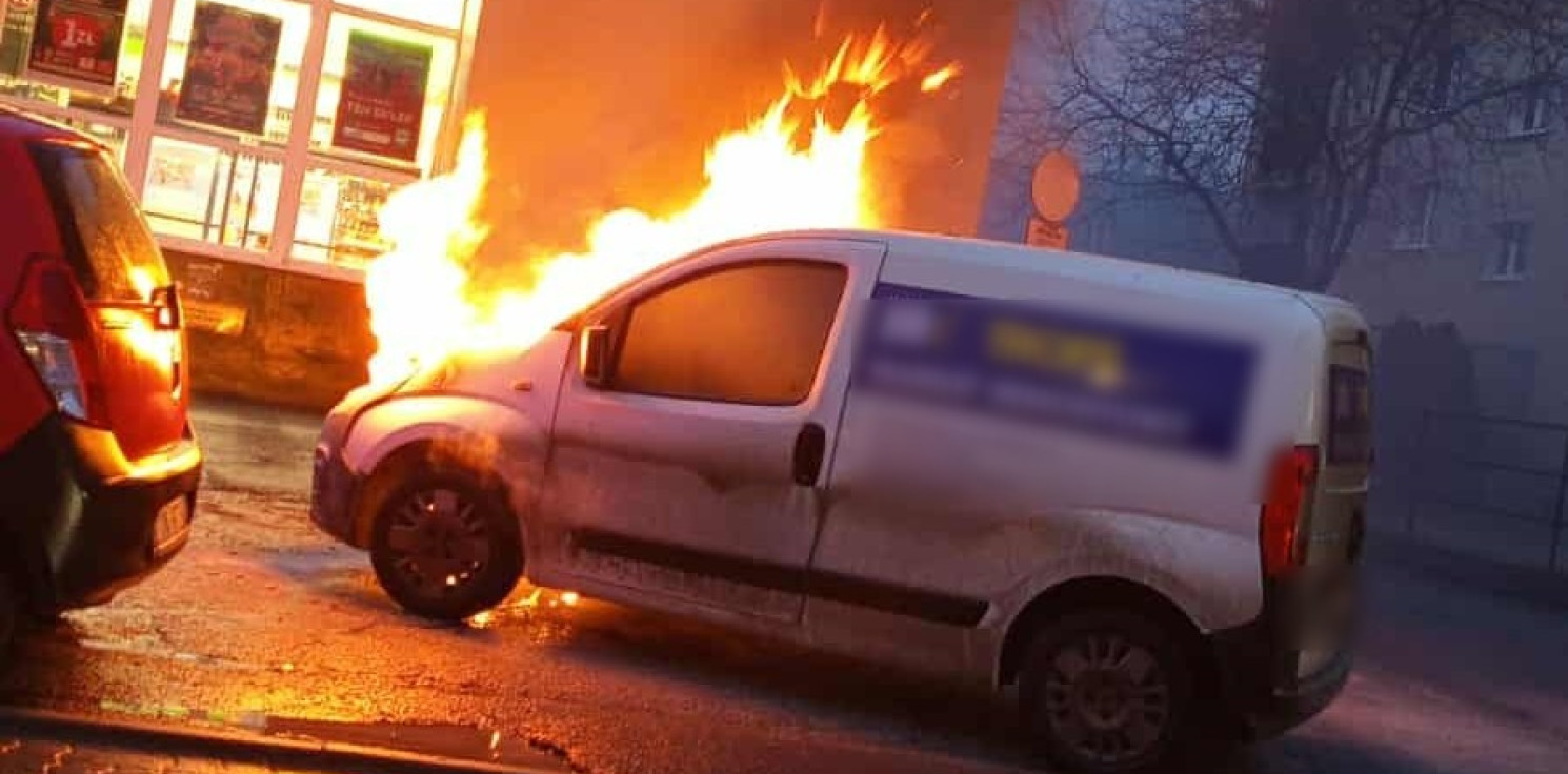 Inowrocław - Pożar samochodu przy ulicy Świętokrzyskiej