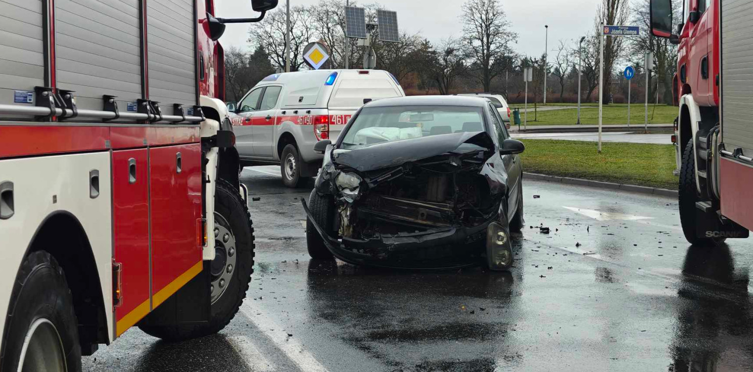 Inowrocław - Utrudnienia na Rąbinie po zderzeniu dwóch samochodów