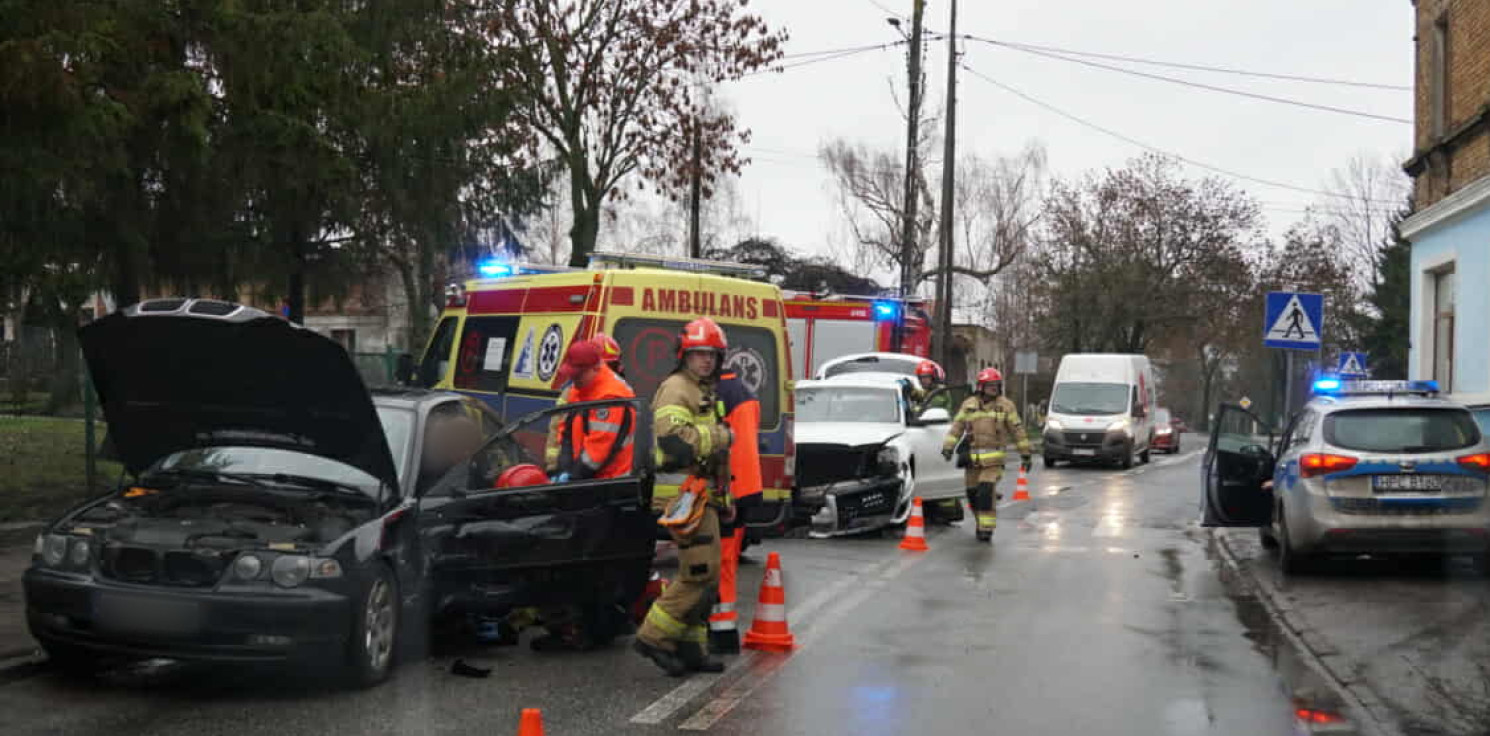 Inowrocław - Zderzenie dwóch aut na Orłowskiej