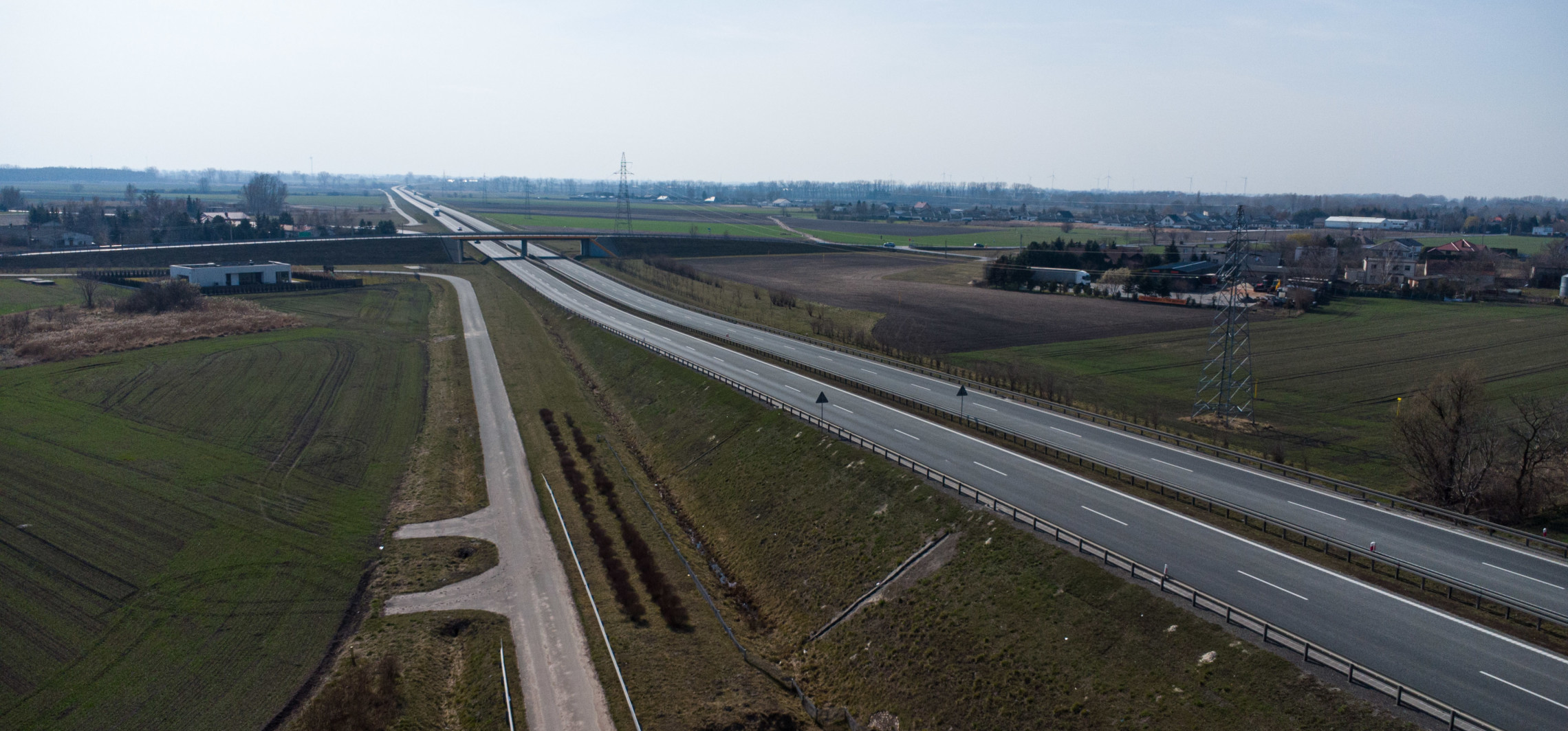 Wielokilometrowa plama oleju na obwodnicy