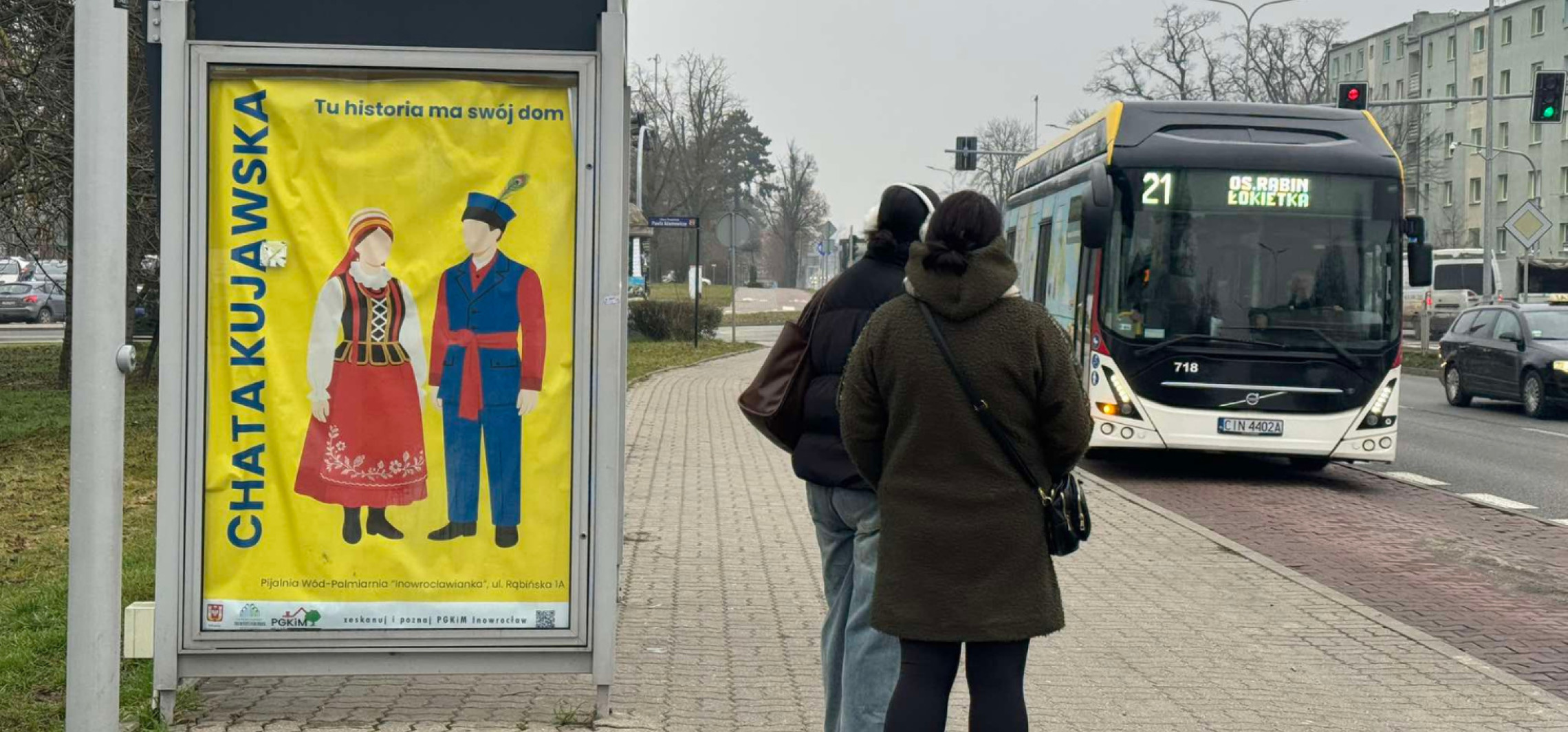 “Treści plakatowe o charakterze bezużytecznym” na przystankach?