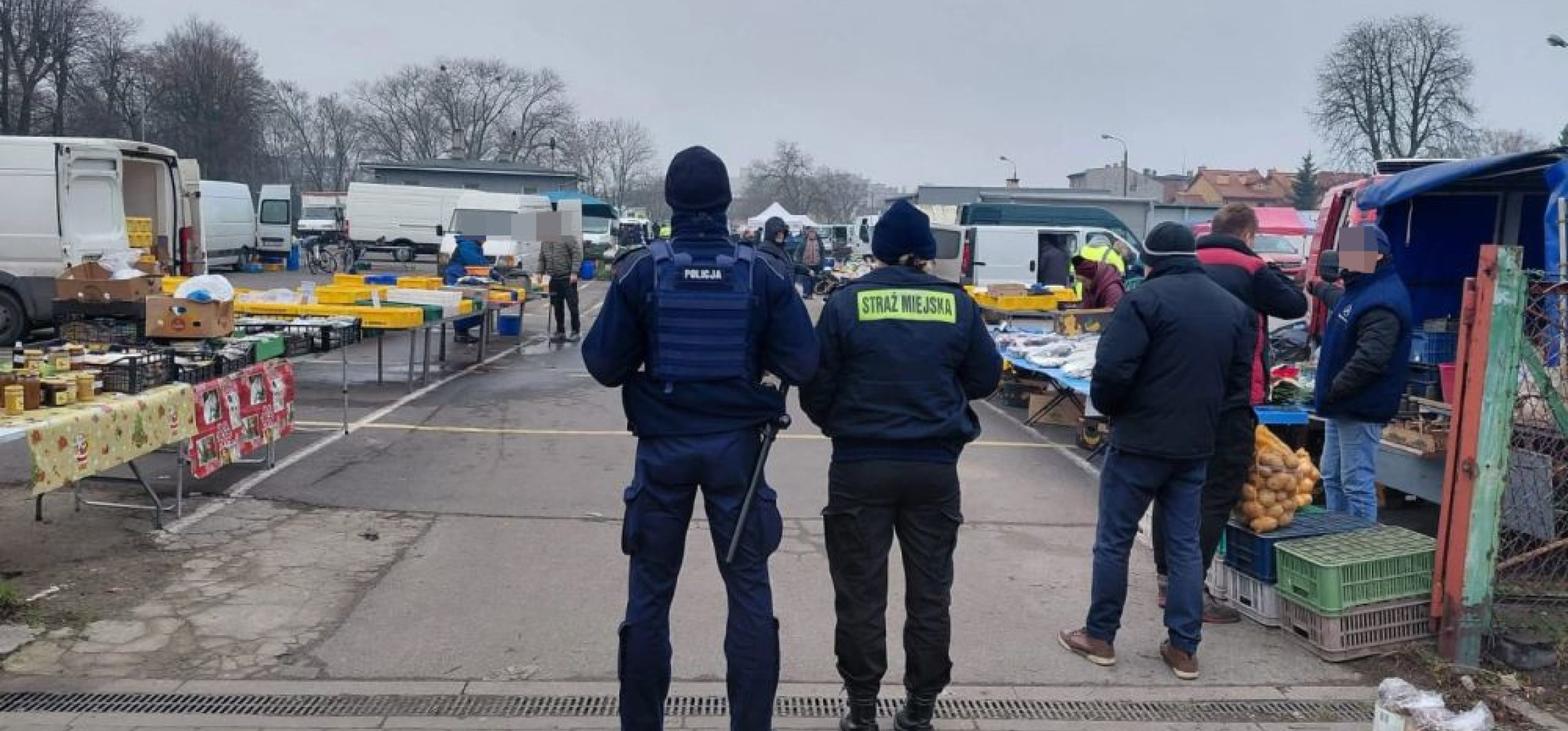 Kontrole służb na targowiskach