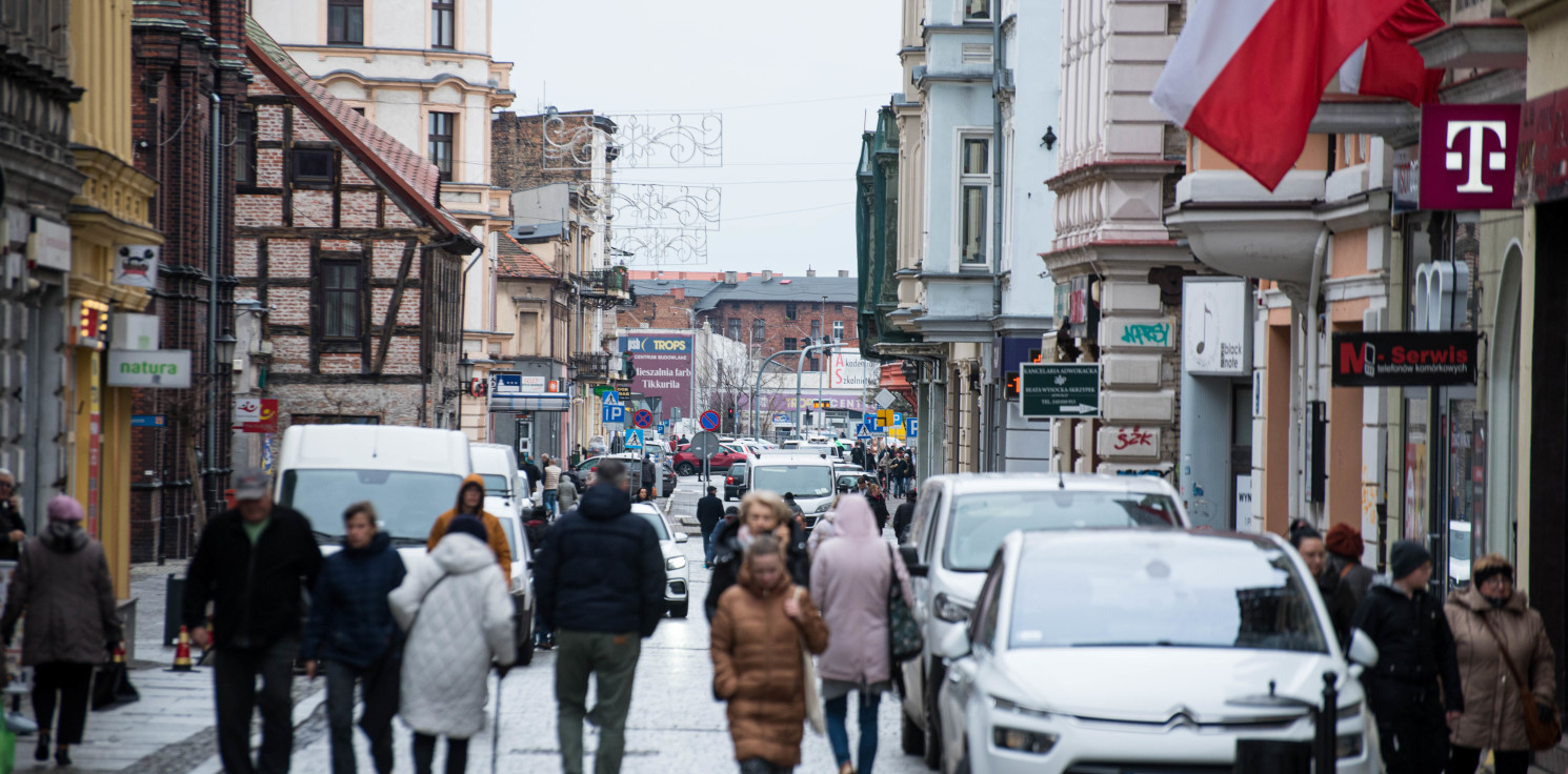 Inowrocław - Straciła kilkanaście tysięcy złotych. Zaufała oszustom