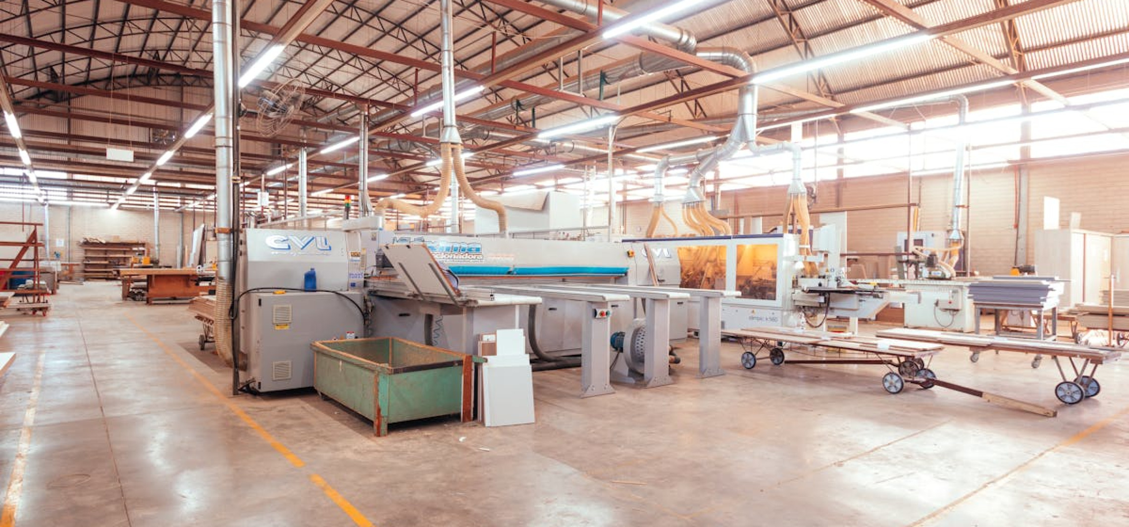 Techniki prostowania blach - Od tradycyjnych metod do innowacyjnych rozwiązań