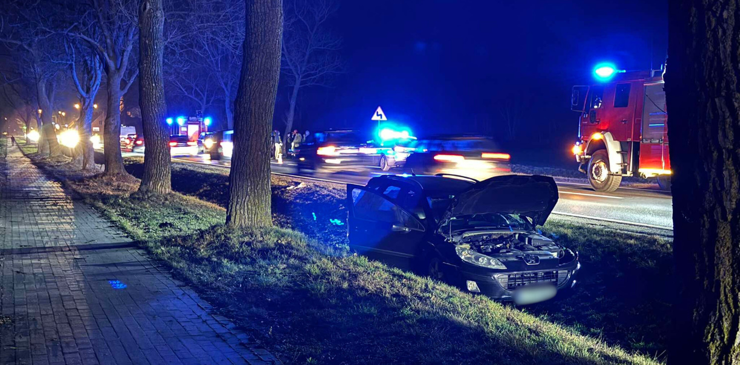 Region - Auto w rowie. Utrudnienia na trasie do Torunia