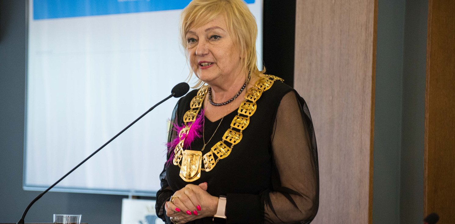 Inowrocław - Starosta dostała podwyżkę. Tak głosowali radni