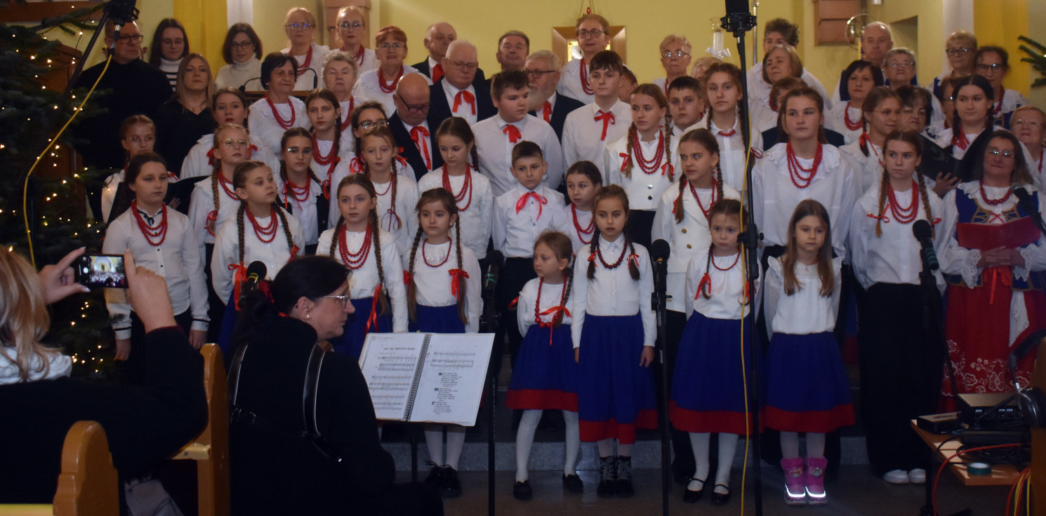 Gniewkowo.online - Wigilijny koncert kolęd gniewkowskich artystów